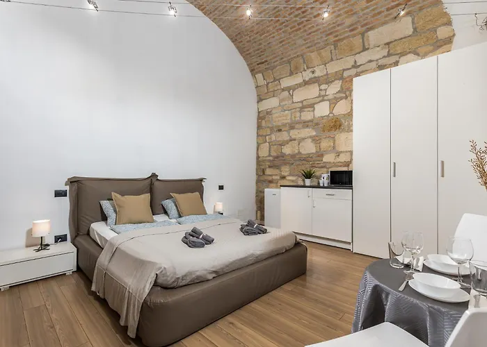 Elegant In * Budapest